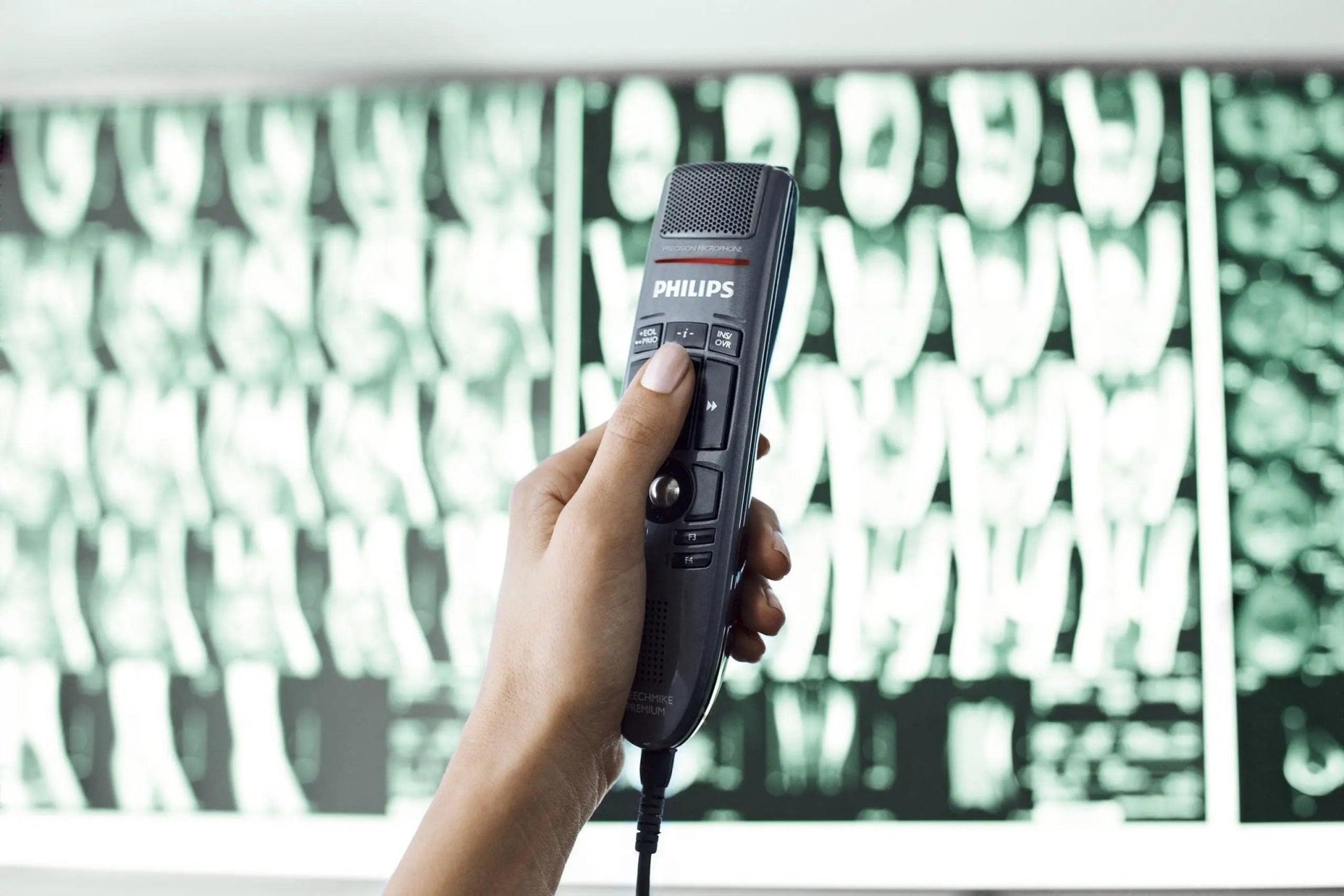 Philips LFH 3500 SpeechMike Push Button with Dragon Rating, Programmable Buttons & Studio - Quality Mic - American Dictation